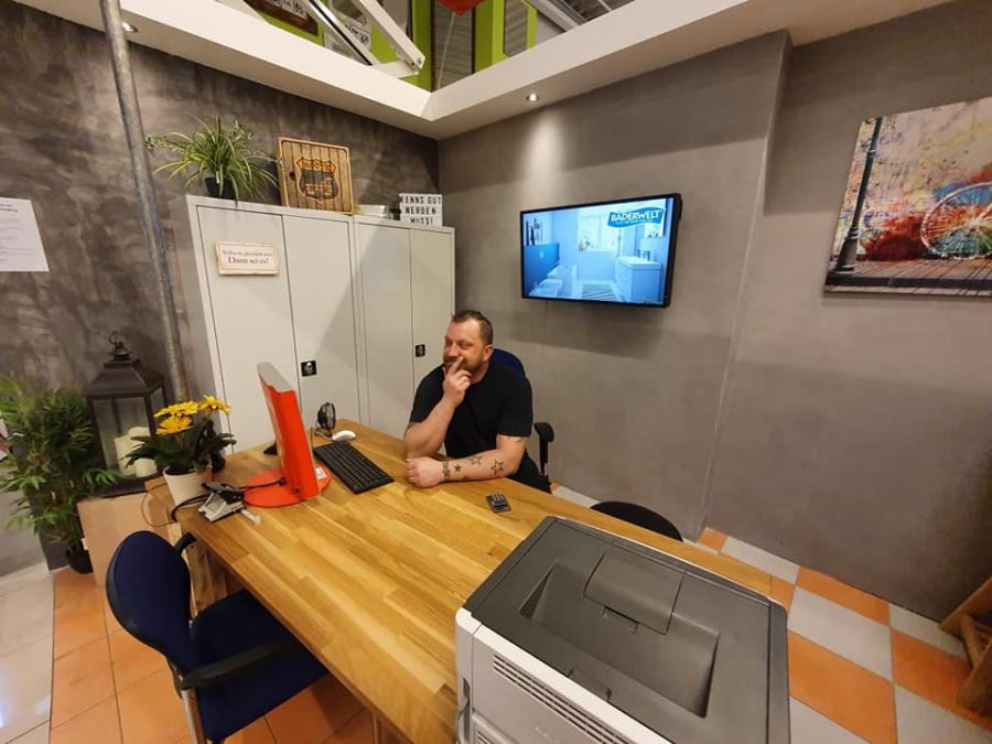 Tobi @ work